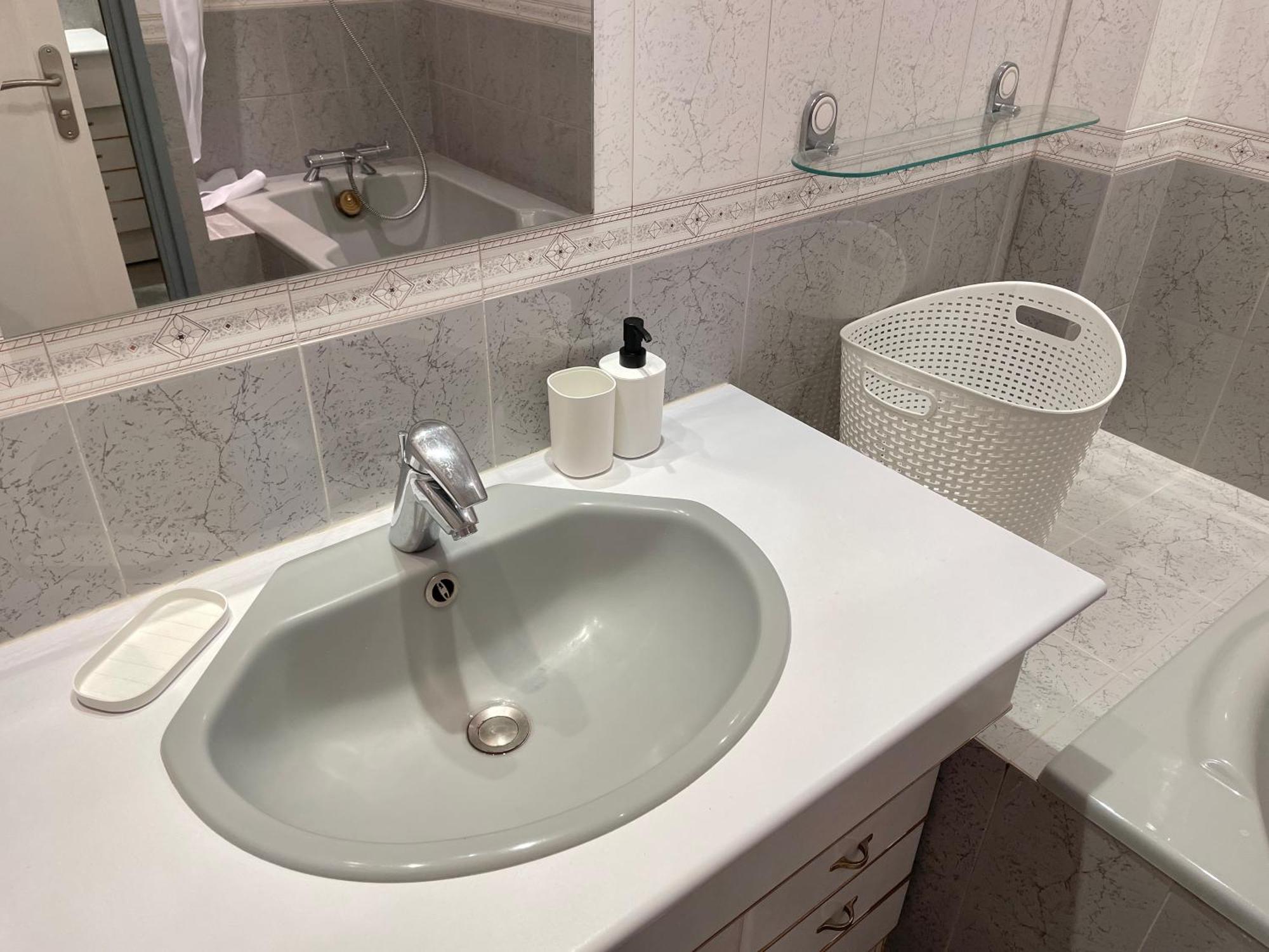 Centre Ville Troyes - Le Voltaire トロワ エクステリア 写真